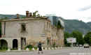 V Mostaru najdete spoustu budov, kter vypadaj jako memento lidkho ponn. Vedle nich u ale b normln ivot.